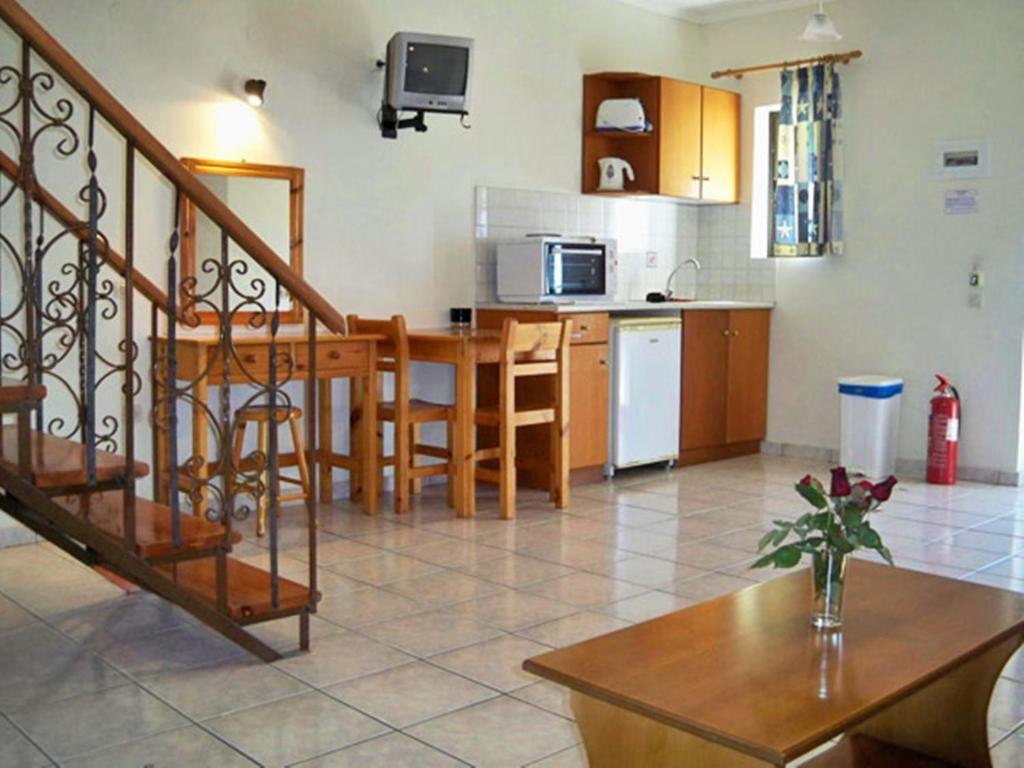Red Rose Garden Apartment Tsilivi  Room photo